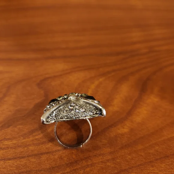 Silver Owl Heavy Metal Enamel Ring with Black and Green & Silver Rhinestones - Picture 3 of 4